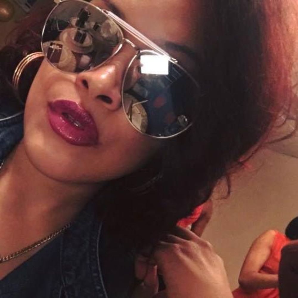 Meet your Posher, Yamaris